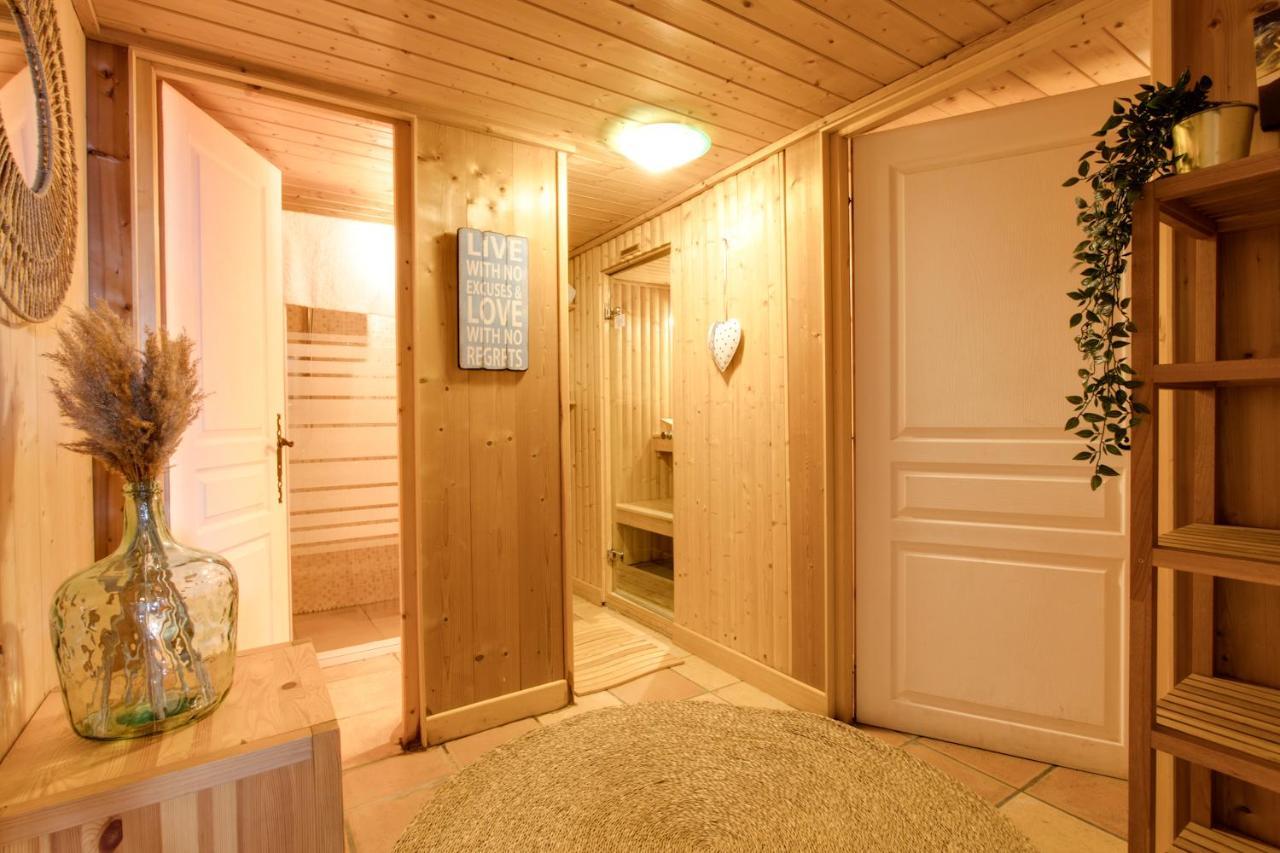 Chamonix Large Chalet, Sleeps 12, 200M2, 5 Bedroom, 4 Bathroom, Garden, Jacuzzi, Sauna 외부 사진